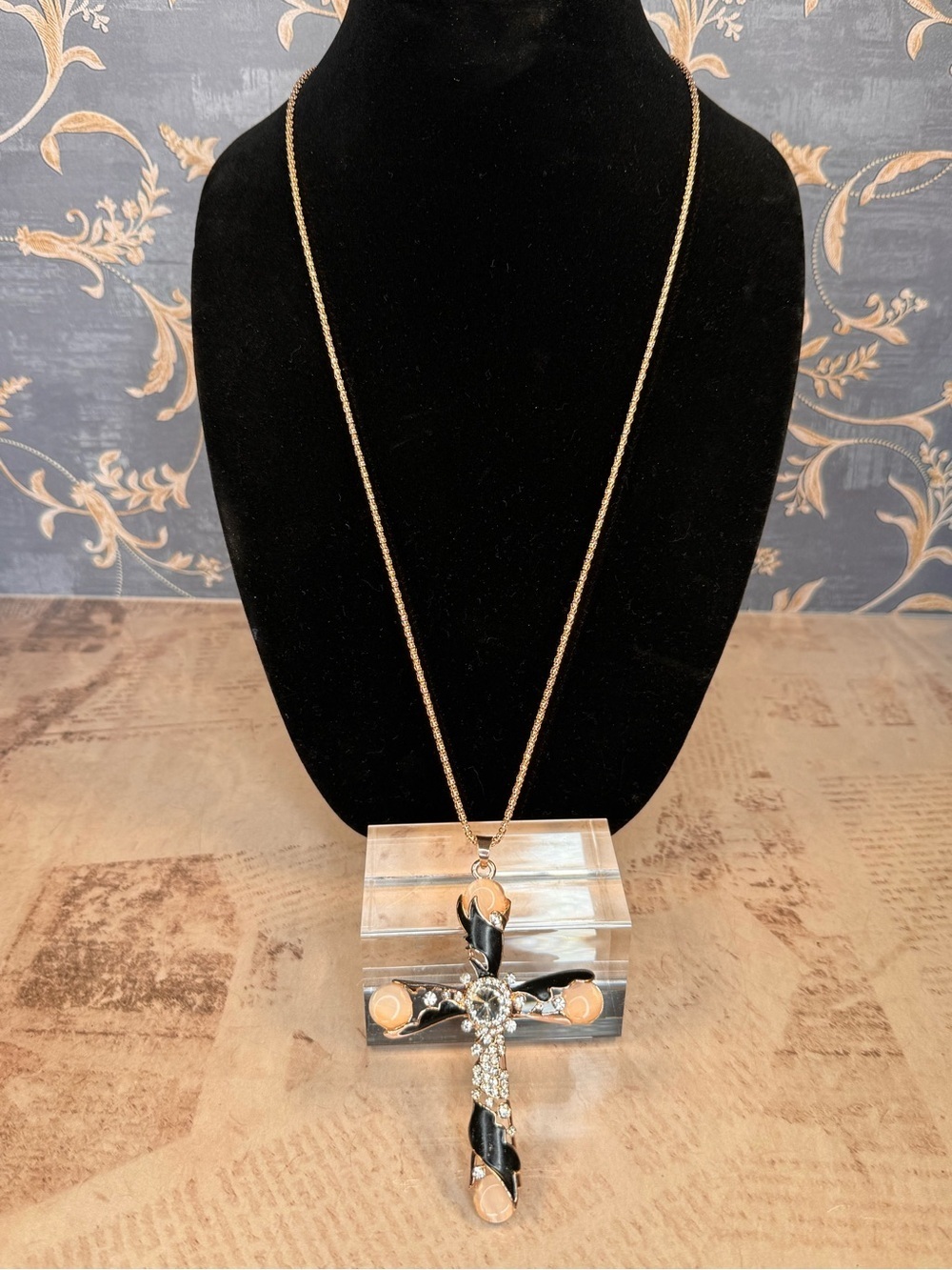 Betsey Johnson Rare Cross Pendant Necklace Rose Gold NWT Lot A7